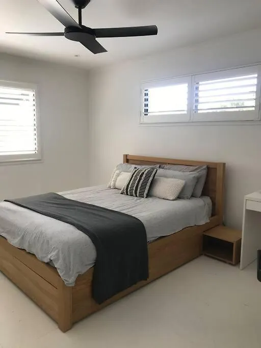 Palm Springs Vibe - Gorgeous Large Home, Superb Location Noosa Heads Austrália