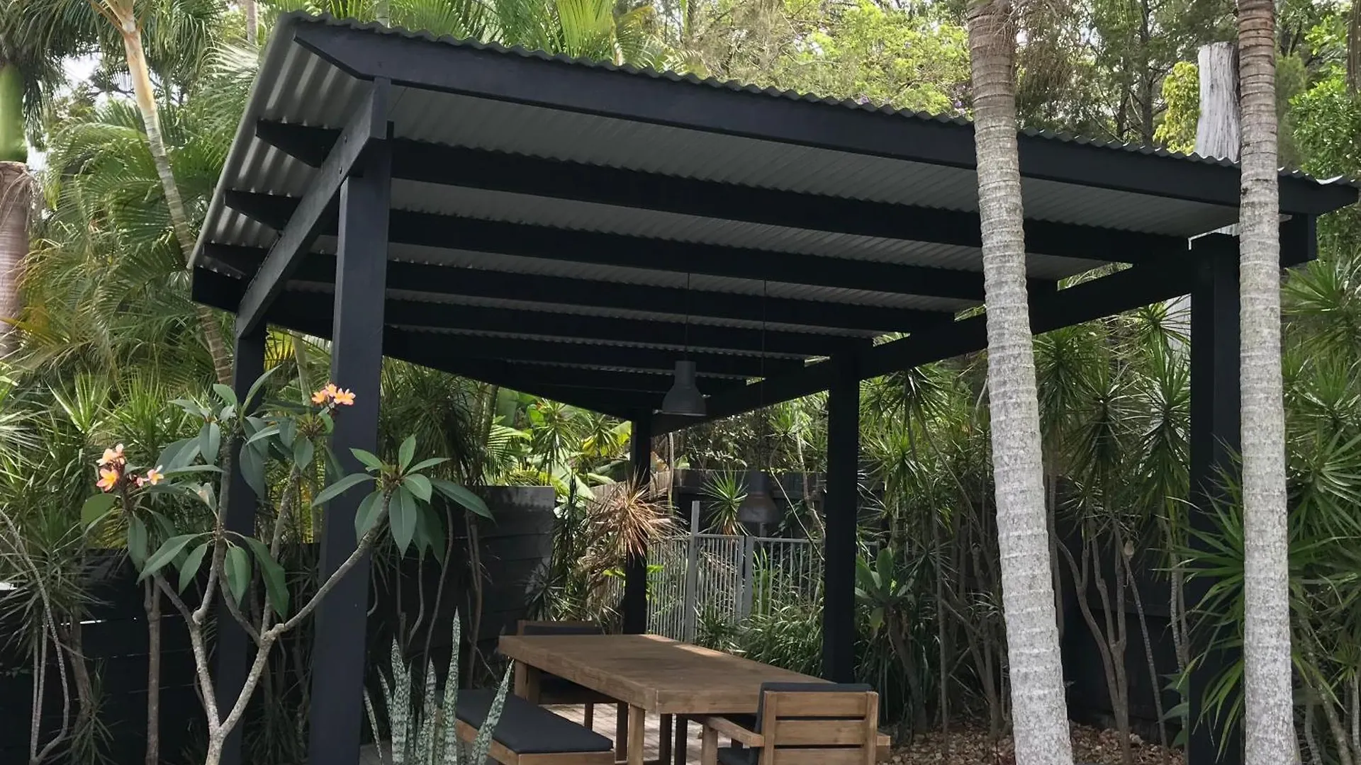 Casa de Férias Palm Springs Vibe - Gorgeous Large Home, Superb Location Noosa Heads